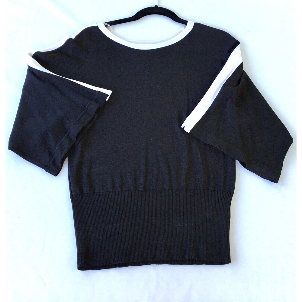 AV Women's Sz M Black Knit Cap Sleeve Crop Fitted Round Neck Pullover Top Blouse